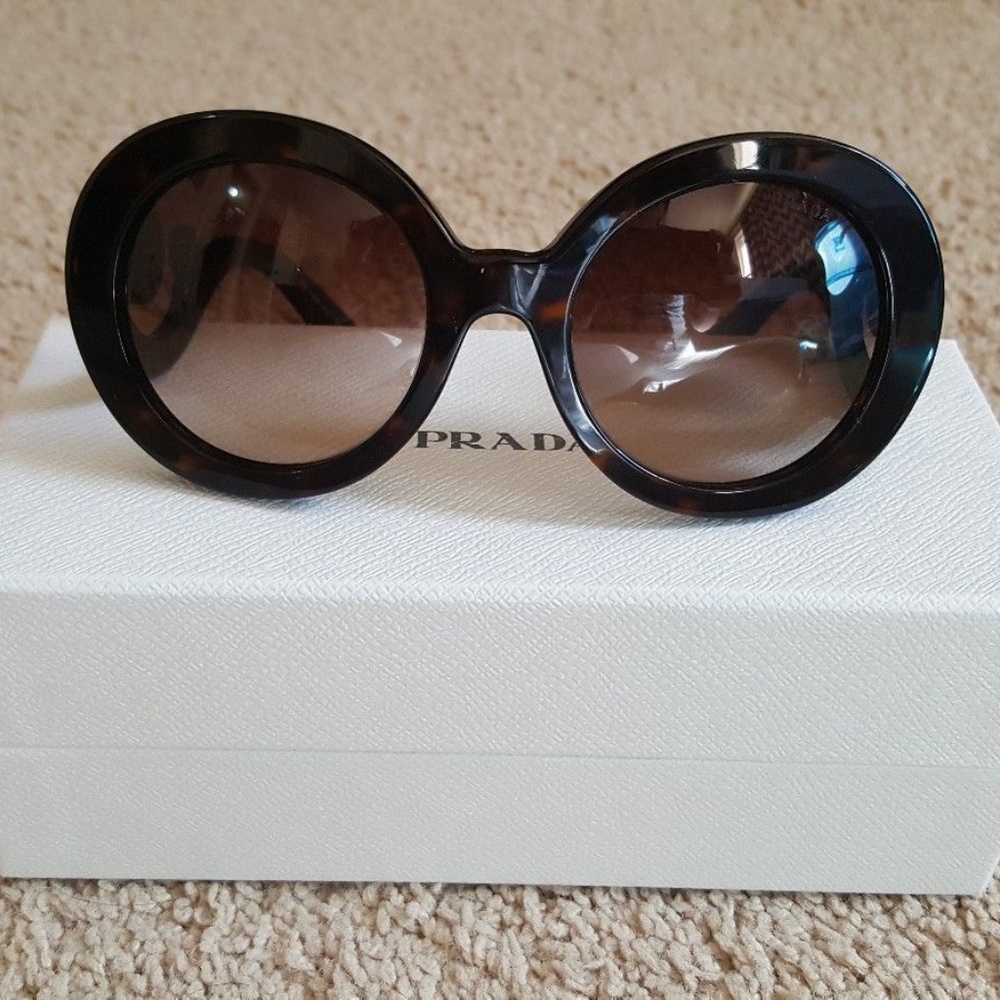 Auth Prada minimal baroque sunglasses
